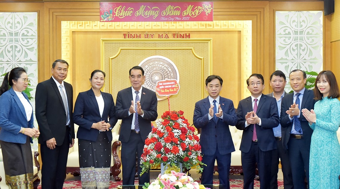Đưa quan hệ Hà Tĩnh - Xa Vẳn Na Khẹt ngày càng đi vào chiều sâu