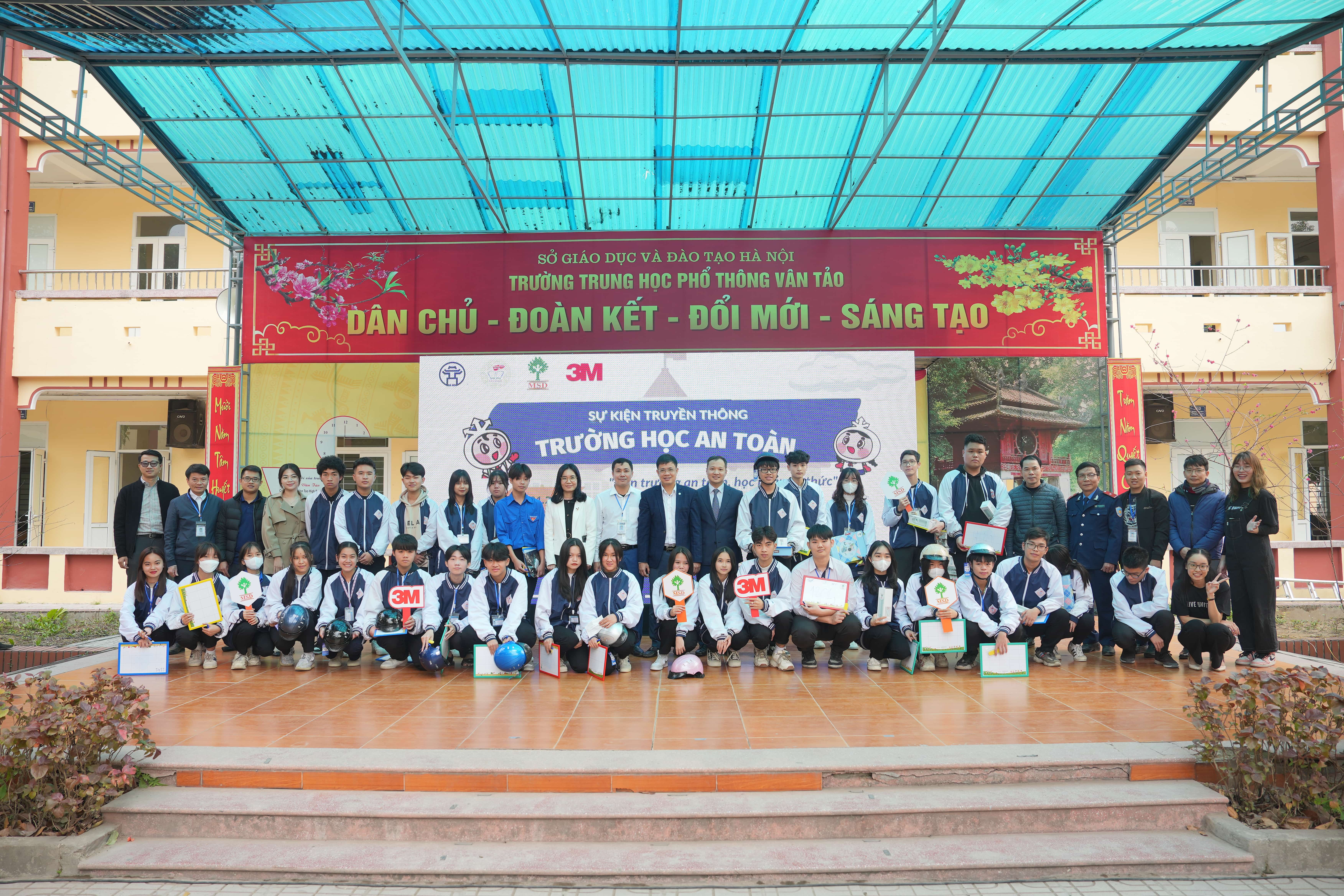 “Đến trường an toàn - học ngàn tri thức
