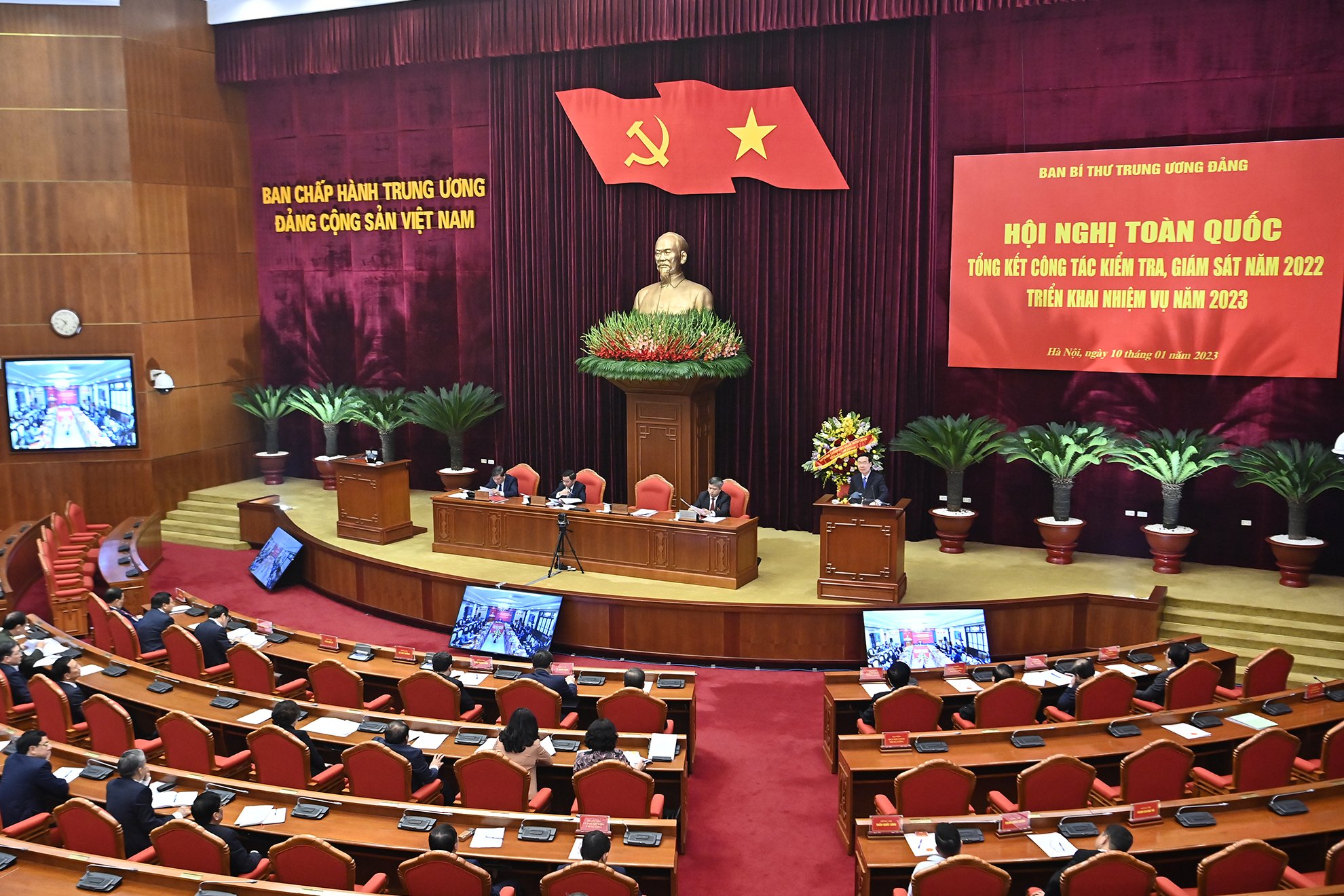 Kỷ luật Đảng “không dừng, không nghỉ”, “không chùng xuống”