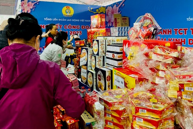 Hơn 1 000 đoàn viên, người lao động Thủ đô vui “Tết sum vầy - Xuân gắn kết”