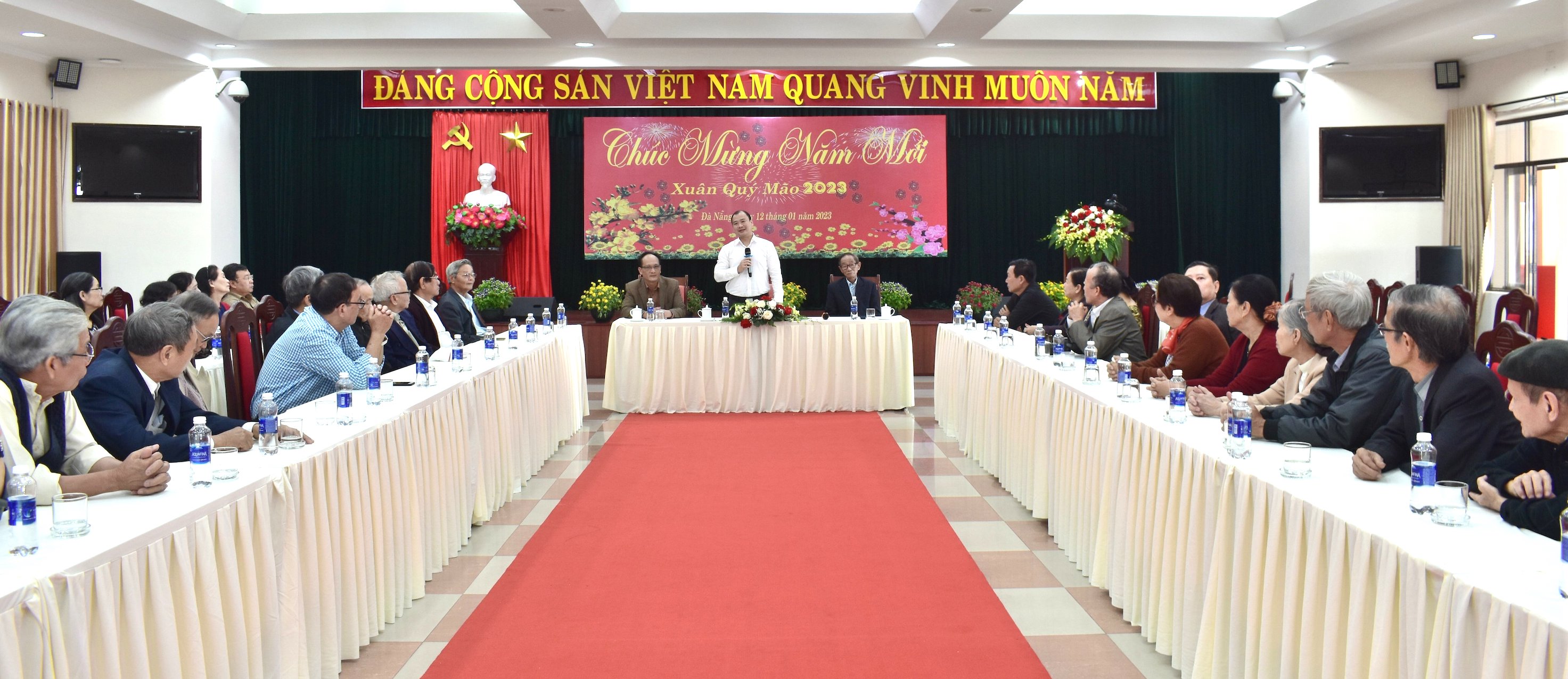 Lãnh đạo Ban Tuyên giáo TƯ gặp mặt cán bộ nghỉ hưu tại miền Trung - Tây Nguyên