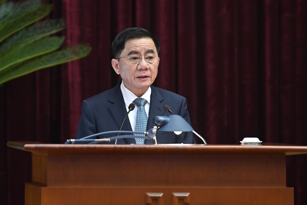 Tiếp tục xem xét và thi hành kỷ luật các tập thể, cá nhân vi phạm