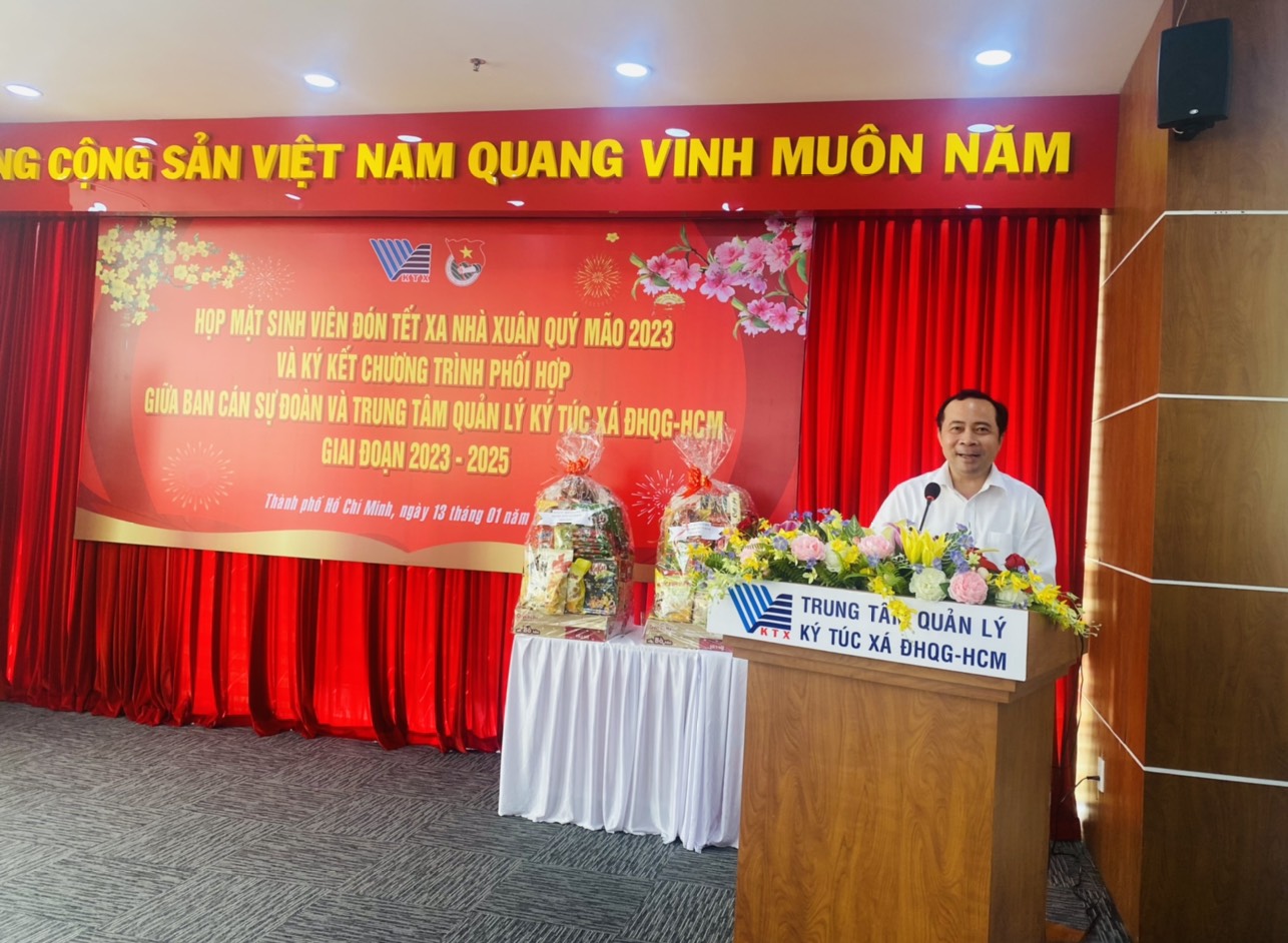 Động viên, hỗ trợ các sinh viên đón Tết xa nhà