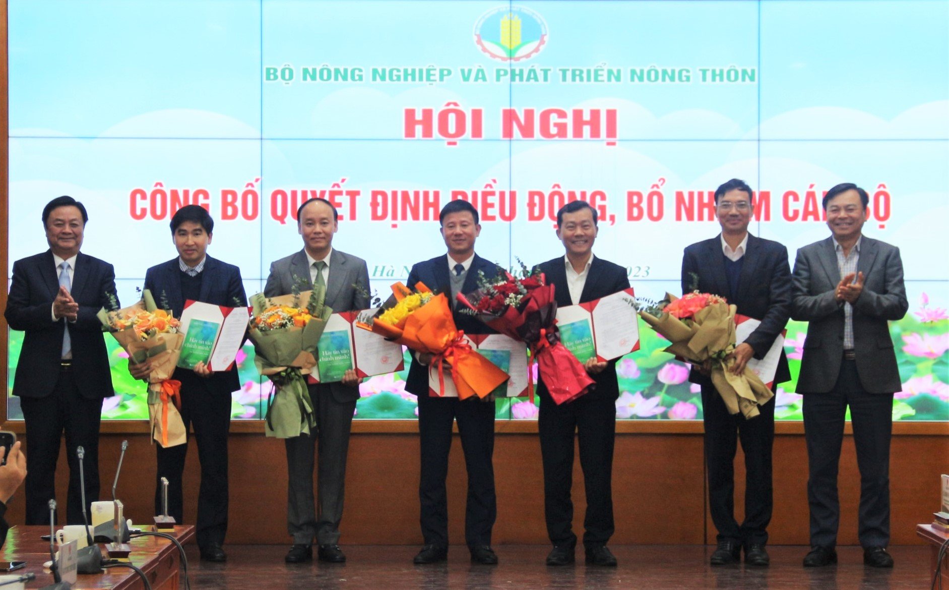 Sắp xếp, tổ chức lại các tổng cục, cục thuộc Bộ Nông nghiệp và Phát triển nông thôn