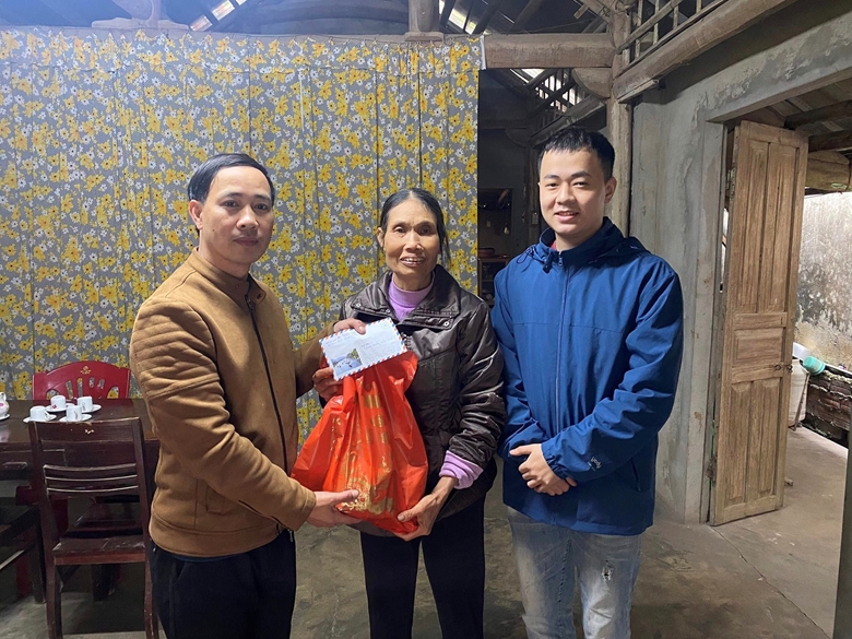 Chung tay làm nên Tết ấm cho người nghèo