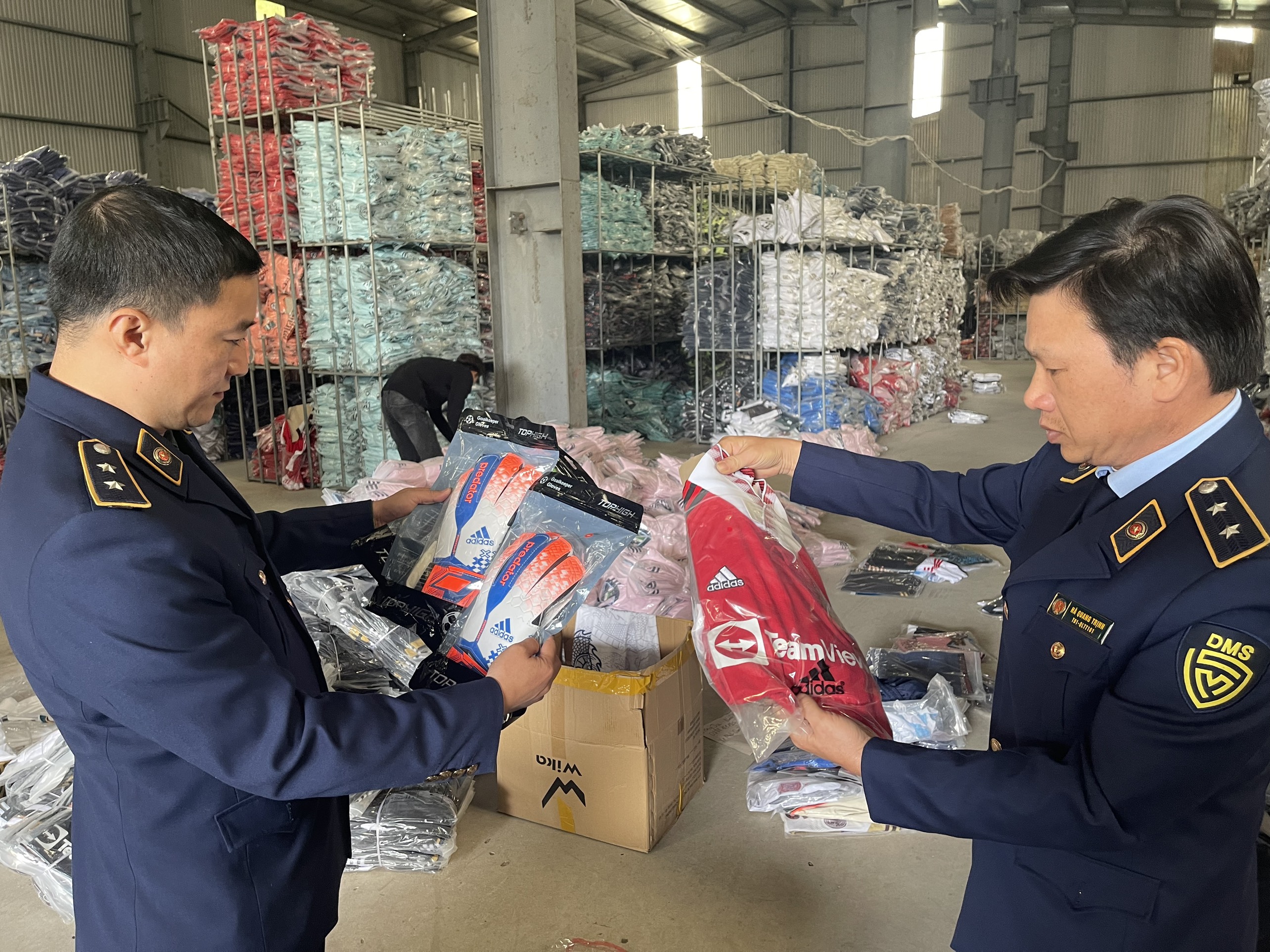 Chống buôn lậu và gian lận thương mại cần sự quyết liệt, đồng bộ