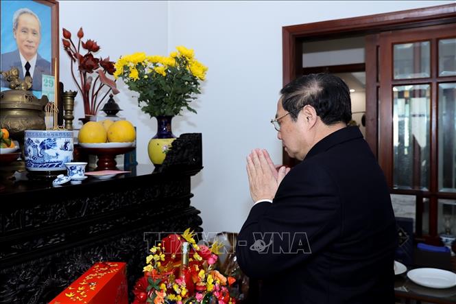 Dâng hương tưởng niệm cố Thủ tướng Phạm Văn Đồng, Đại tướng Võ Nguyên Giáp
