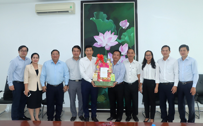 Đồng Tháp đồng hành cùng doanh nghiệp “vượt sóng vươn xa”