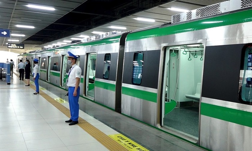 Tàu điện, xe bus chạy xuyên Tết Nguyên đán 2023