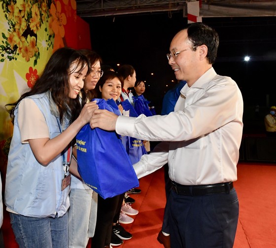 Họp mặt lao động tiêu biểu có hoàn cảnh khó khăn đón Xuân Quý Mão 2023