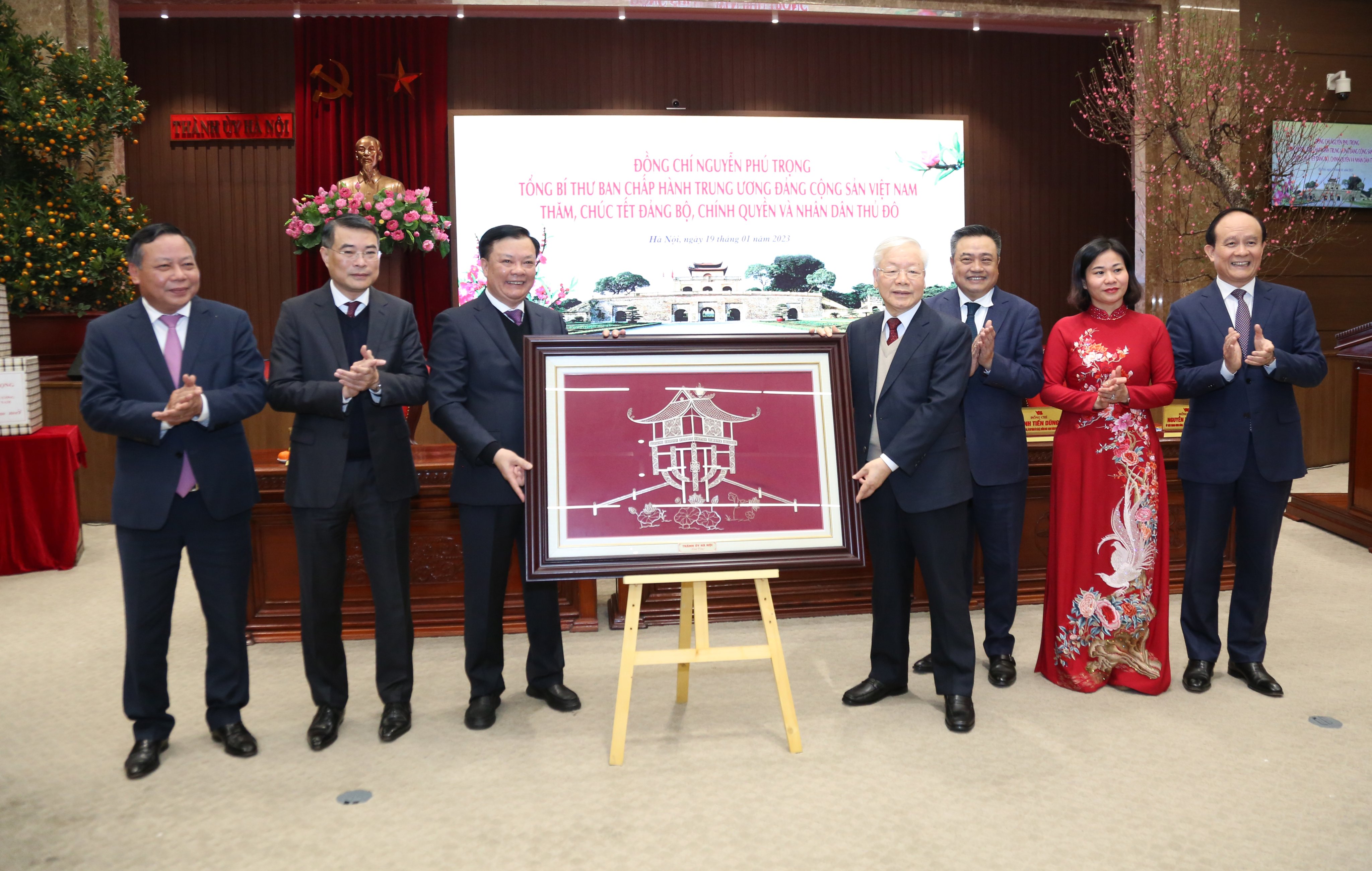 Tổng Bí thư Nguyễn Phú Trọng chúc Tết Đảng bộ, chính quyền và Nhân dân Thủ đô Hà Nội
