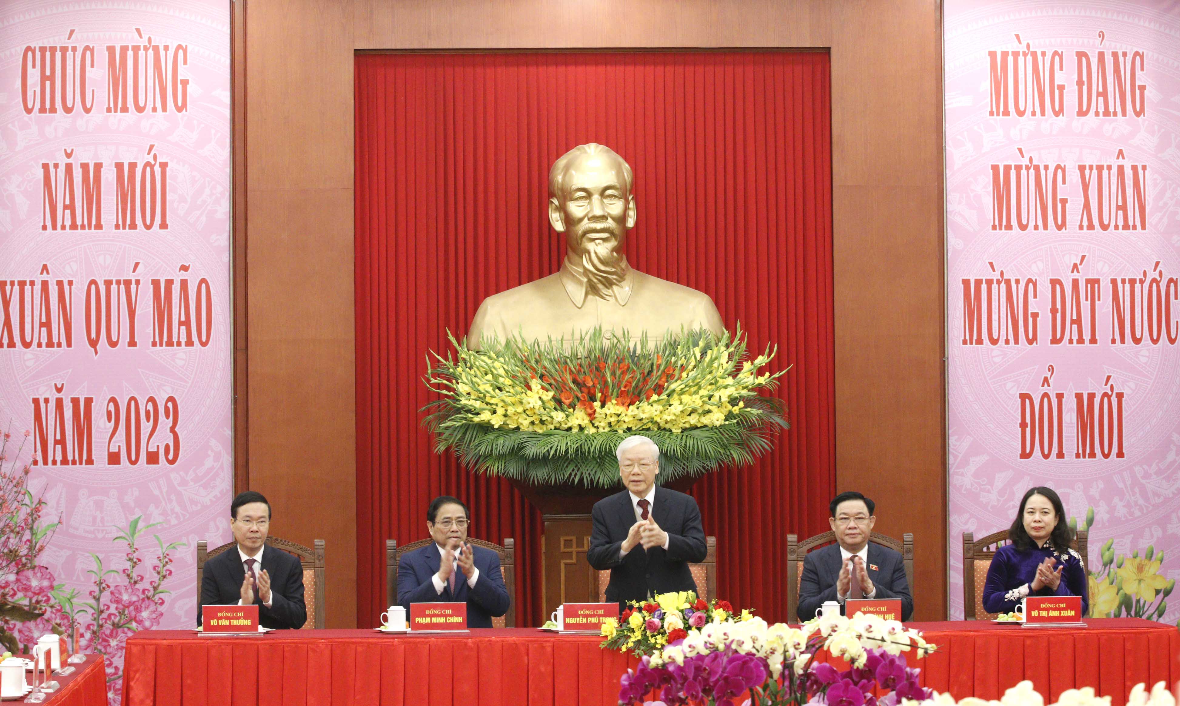 Hình ảnh Tổng Bí thư chúc Tết các đồng chí lãnh đạo và nguyên lãnh đạo Đảng, Nhà nước