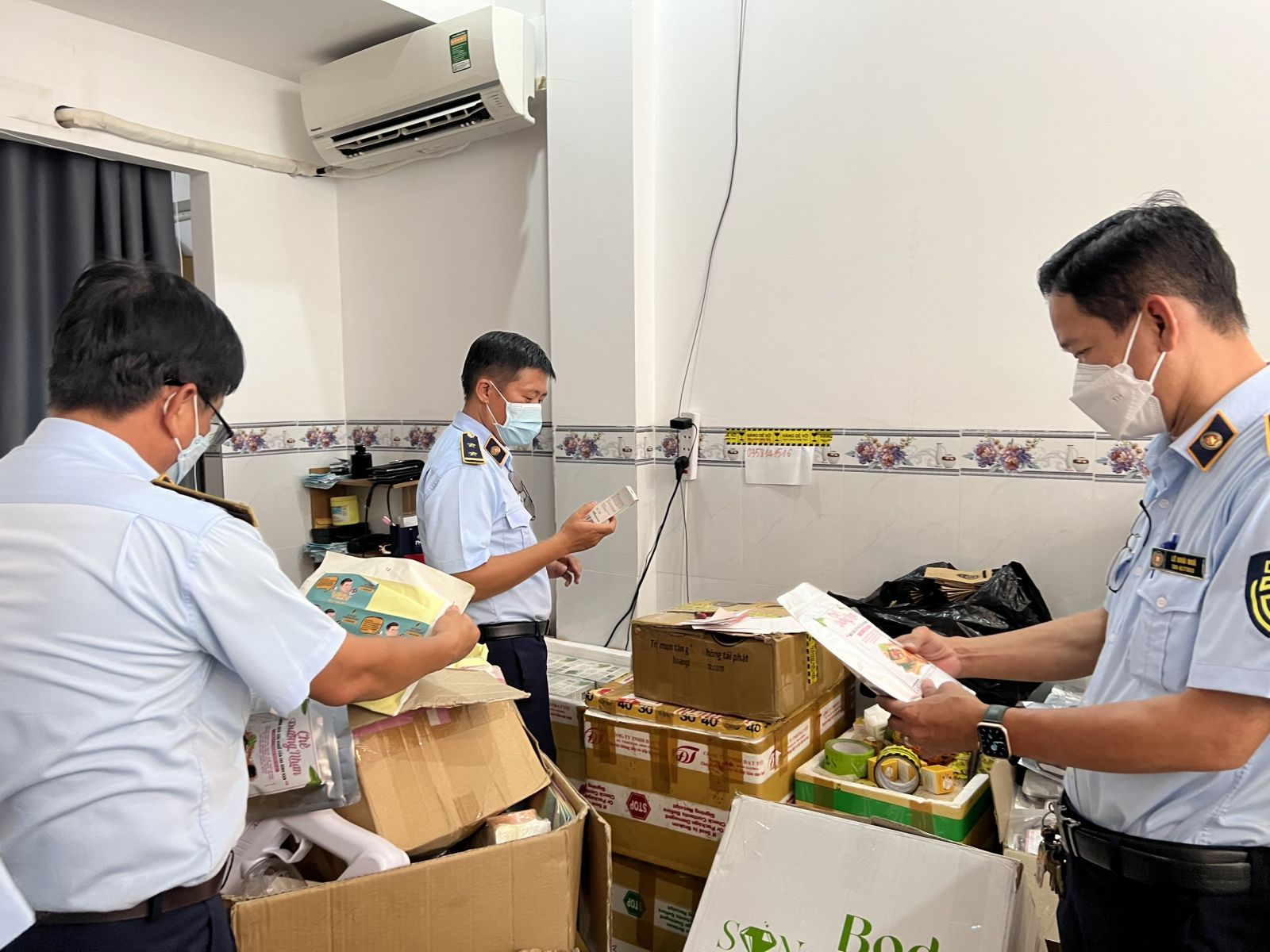 Siết chặt quản lý, kiểm soát vi phạm qua thương mại điện tử