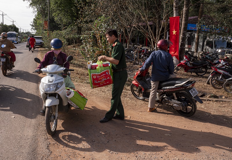 Nghĩa tình người lính Quân khu 7