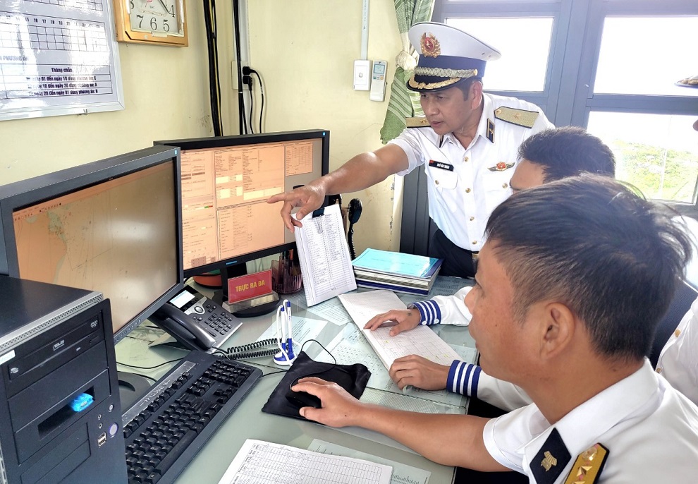 Kiểm tra công tác sẵn sàng chiến đấu tại đảo Bình Ba