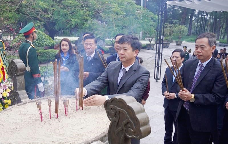 Ngày Xuân viếng Nghĩa trang liệt sĩ