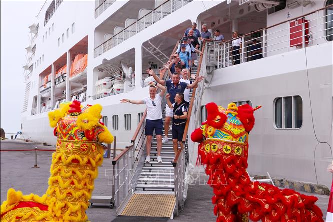 Du lịch Đà Nẵng “khởi sắc” ngày đầu Năm mới