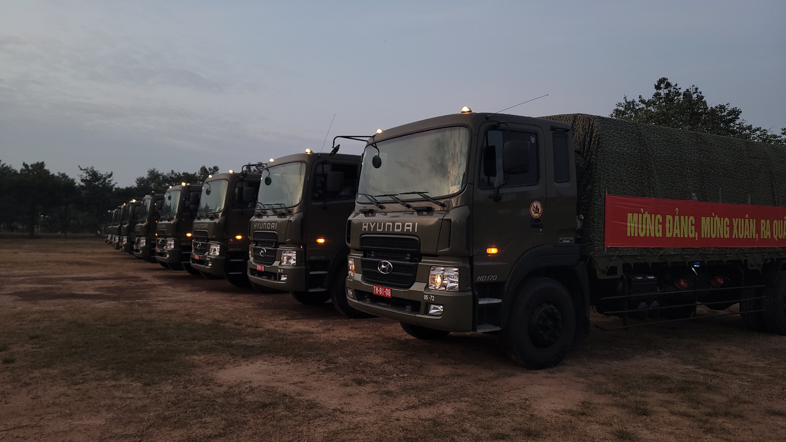 Lữ đoàn 972 ra quân vận chuyển hàng đầu Xuân