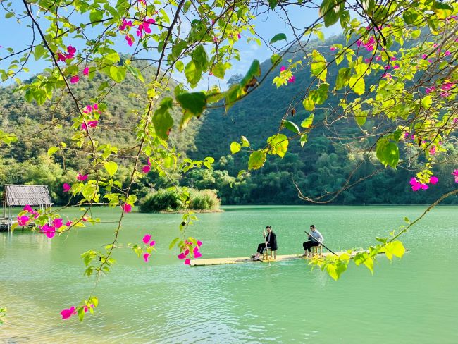 Du xuân về lòng thung lũng Mai Châu