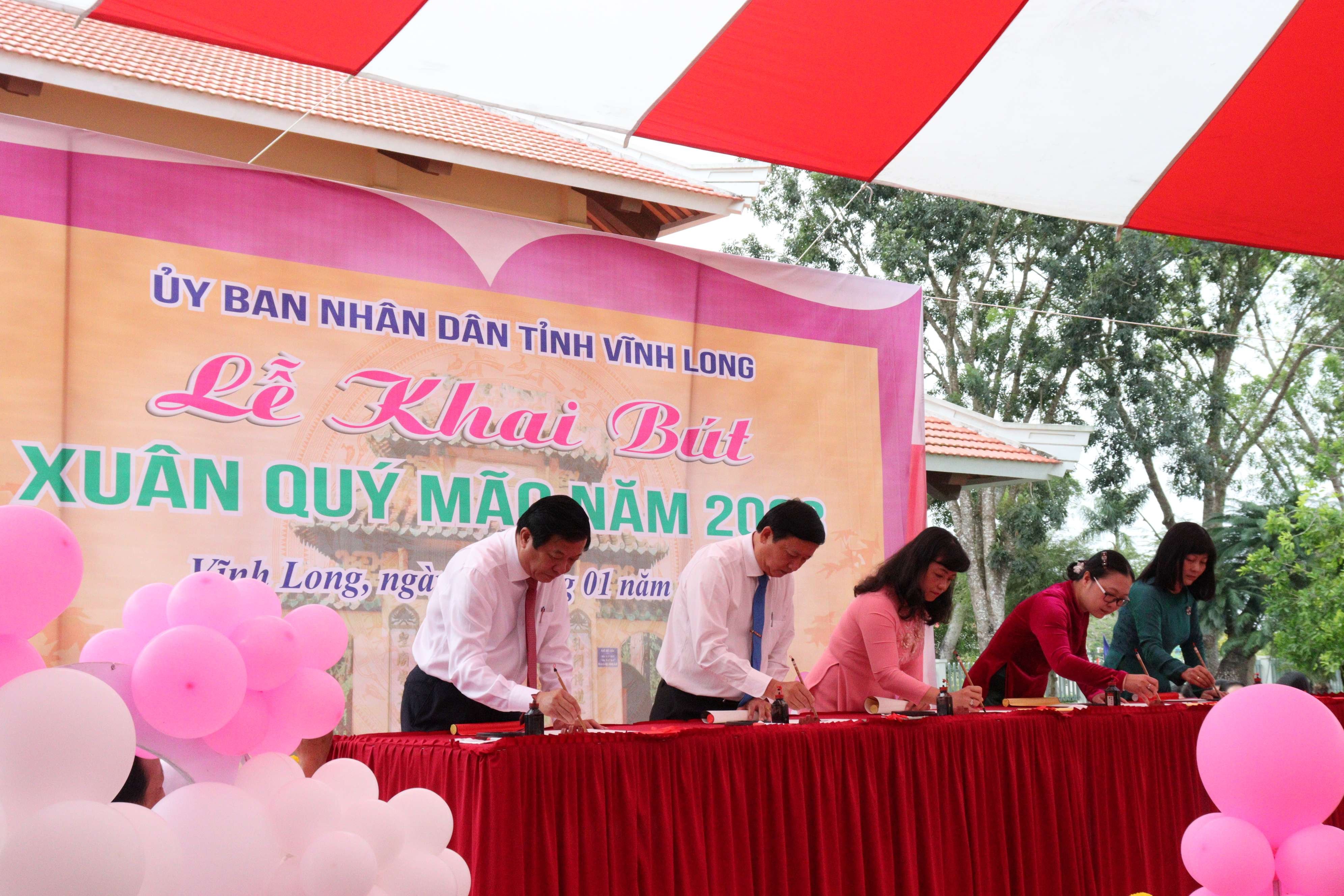 Vĩnh Long Lễ khai bút đầu Xuân Quý Mão 2023