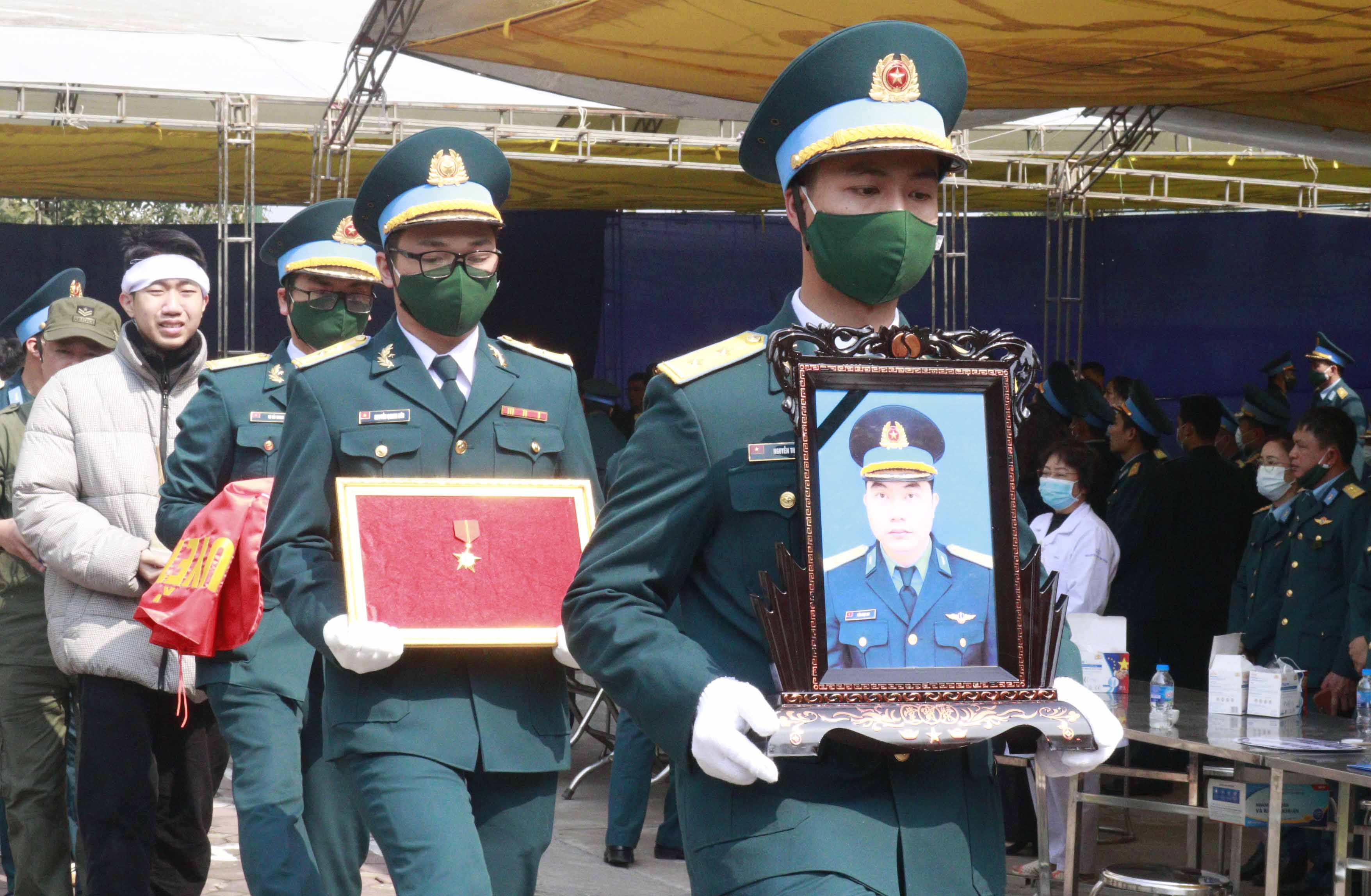 Xúc động lễ tang Thiếu tá phi công Trần Ngọc Duy