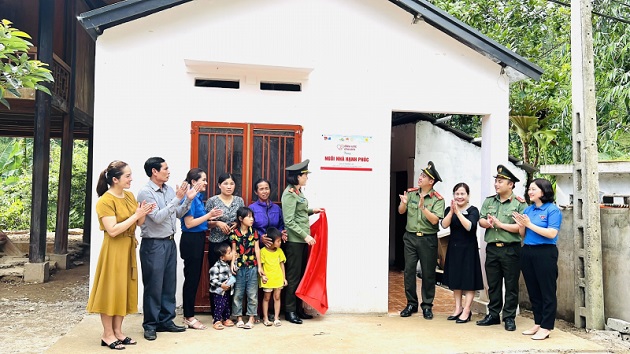 Nghĩa tình Hạnh phúc cho em