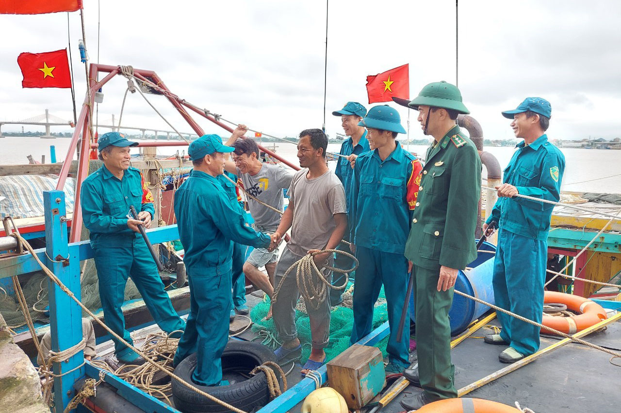 Xuân về nghe chuyện dân quân biển