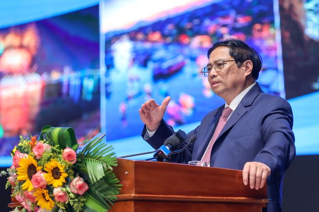 “Liên kết - Đột phá từ kinh tế biển - Phát triển nhanh và bền vững”