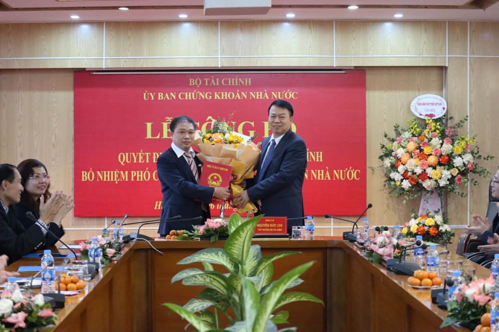 Đồng chí Lương Hải Sinh giữ chức PCT Ủy ban Chứng khoán Nhà nước
​