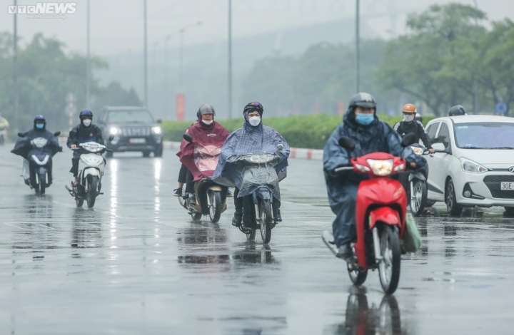 Bắc Bộ có mưa và sương mù, Nam Bộ nắng nóng
