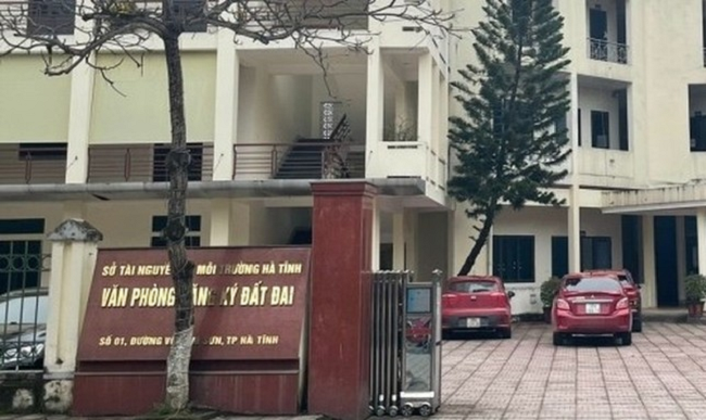 Hà Tĩnh Khởi tố hàng loạt cán bộ nhận hối lộ làm nhanh sổ đỏ