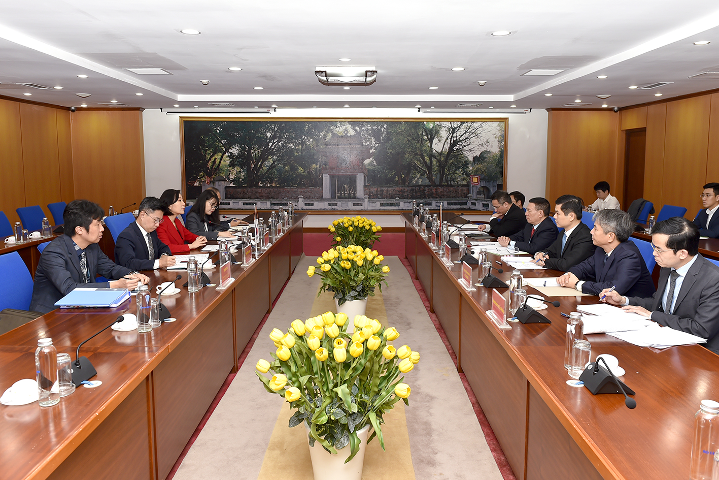 Bộ trưởng BộTài chính Hồ Đức Phớc làm việc với Đại sứ Hàn Quốc tại Việt Nam