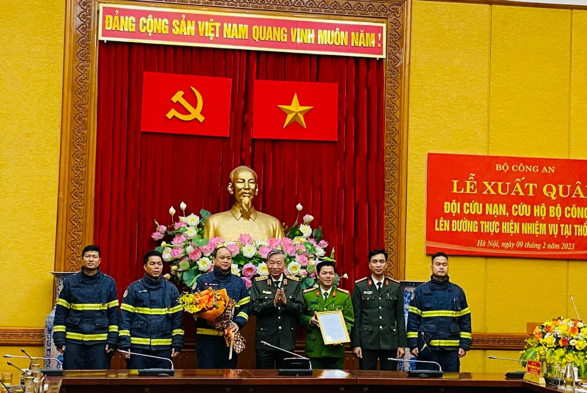 24 cán bộ, chiến sỹ công an sang Thổ Nhĩ Kỳ tham gia cứu hộ nạn nhân động đất