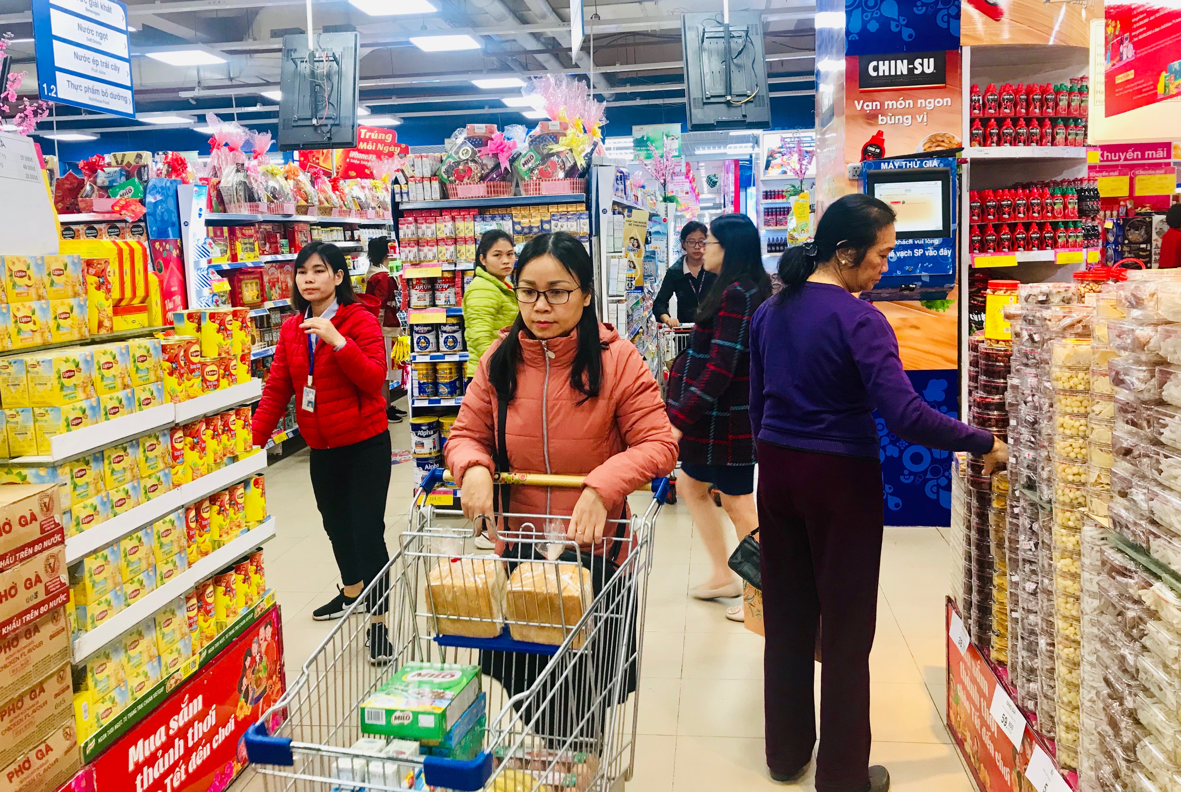 Tiếp tục đảm bảo cân đối cung - cầu hàng hóa, mặt hàng thiết yếu