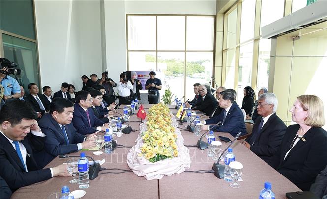 Thủ tướng tọa đàm với các doanh nghiệp năng lượng và dầu khí Brunei