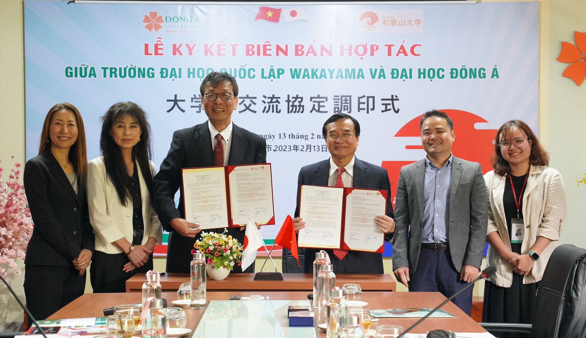 Hợp tác trao đổi giảng viên, sinh viên với Đại học Wakayama Nhật Bản