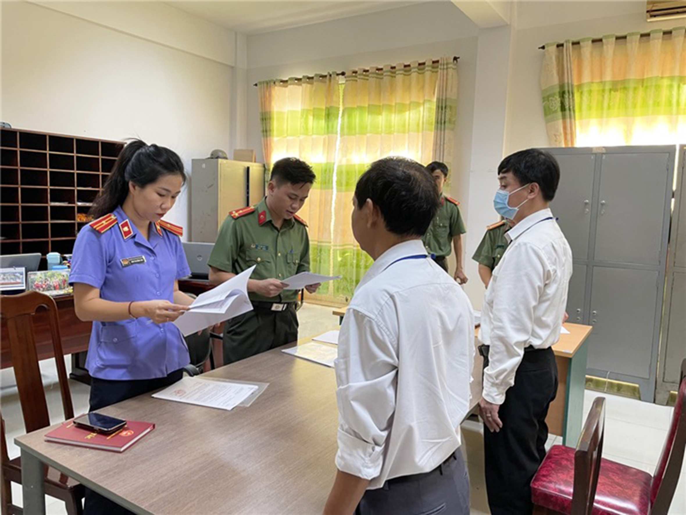 Bắt 2 cán bộ Chi cục Thủy sản tỉnh Bà Rịa-Vũng Tàu