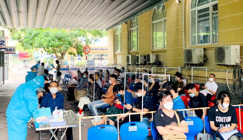 Xây dựng một số bệnh viện ngang tầm khu vực