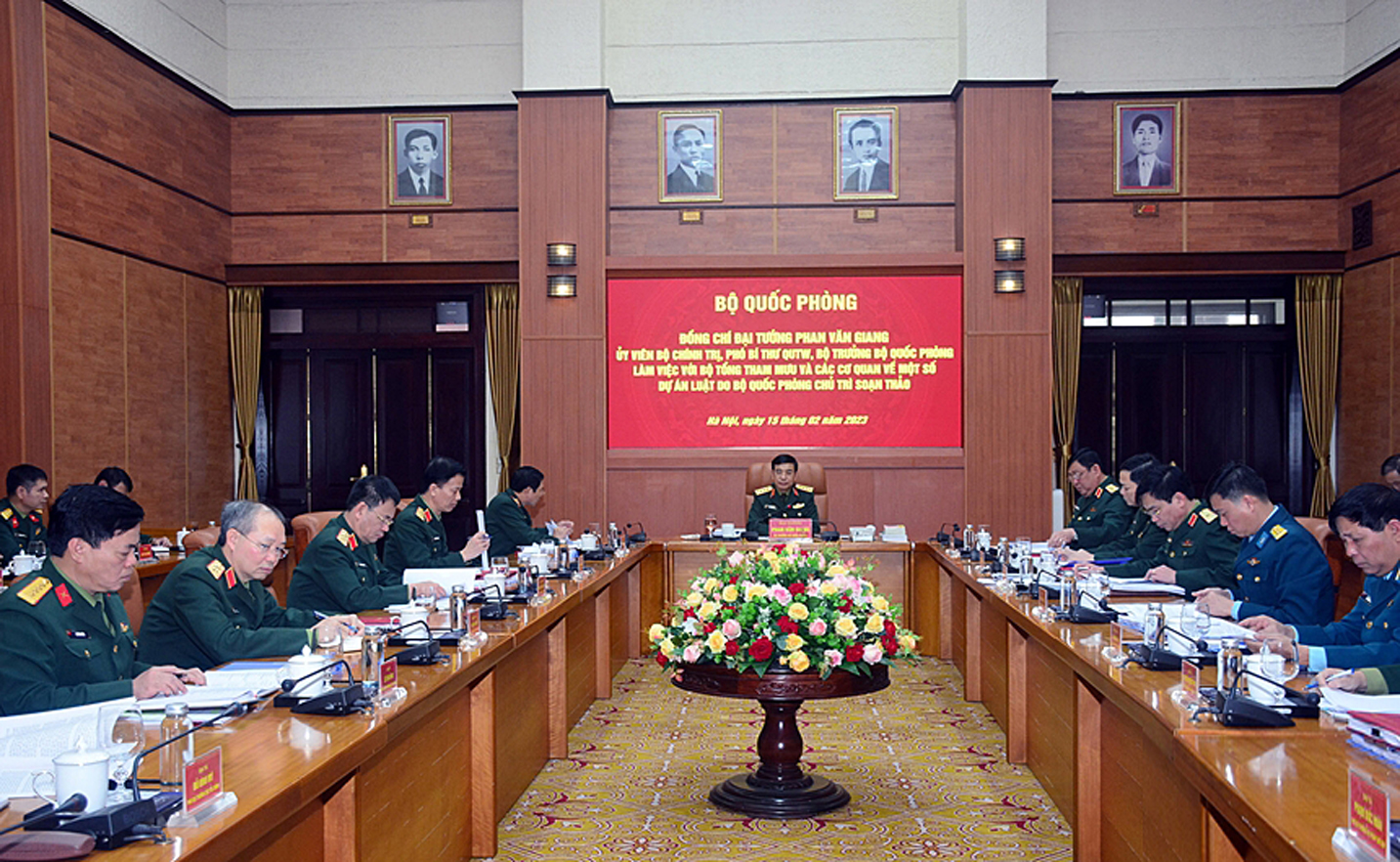 Tập trung soạn thảo và hoàn thiện các dự án luật do Bộ Quốc phòng chủ trì