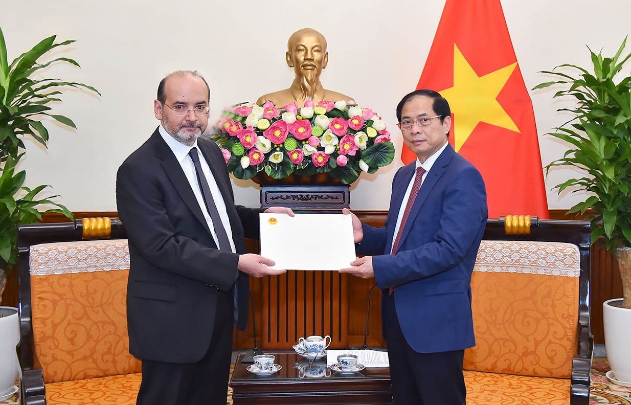 Trao Thư thăm hỏi của Thủ tướng Phạm Minh Chính về trận động đất tại Thổ Nhĩ Kỳ