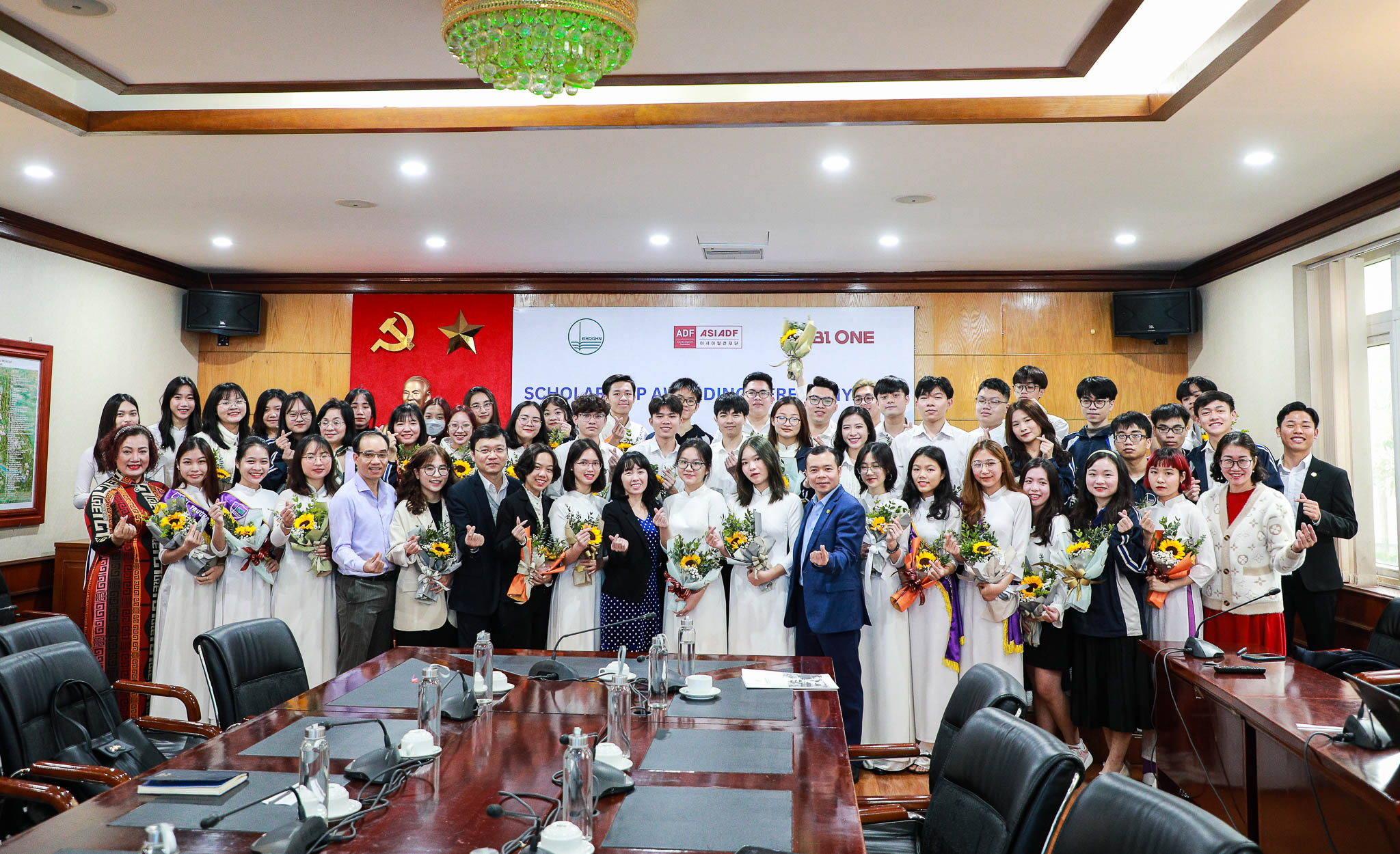 57 sinh viên ĐHQGHN nhận học bổng ADF năm học 2022 – 2023