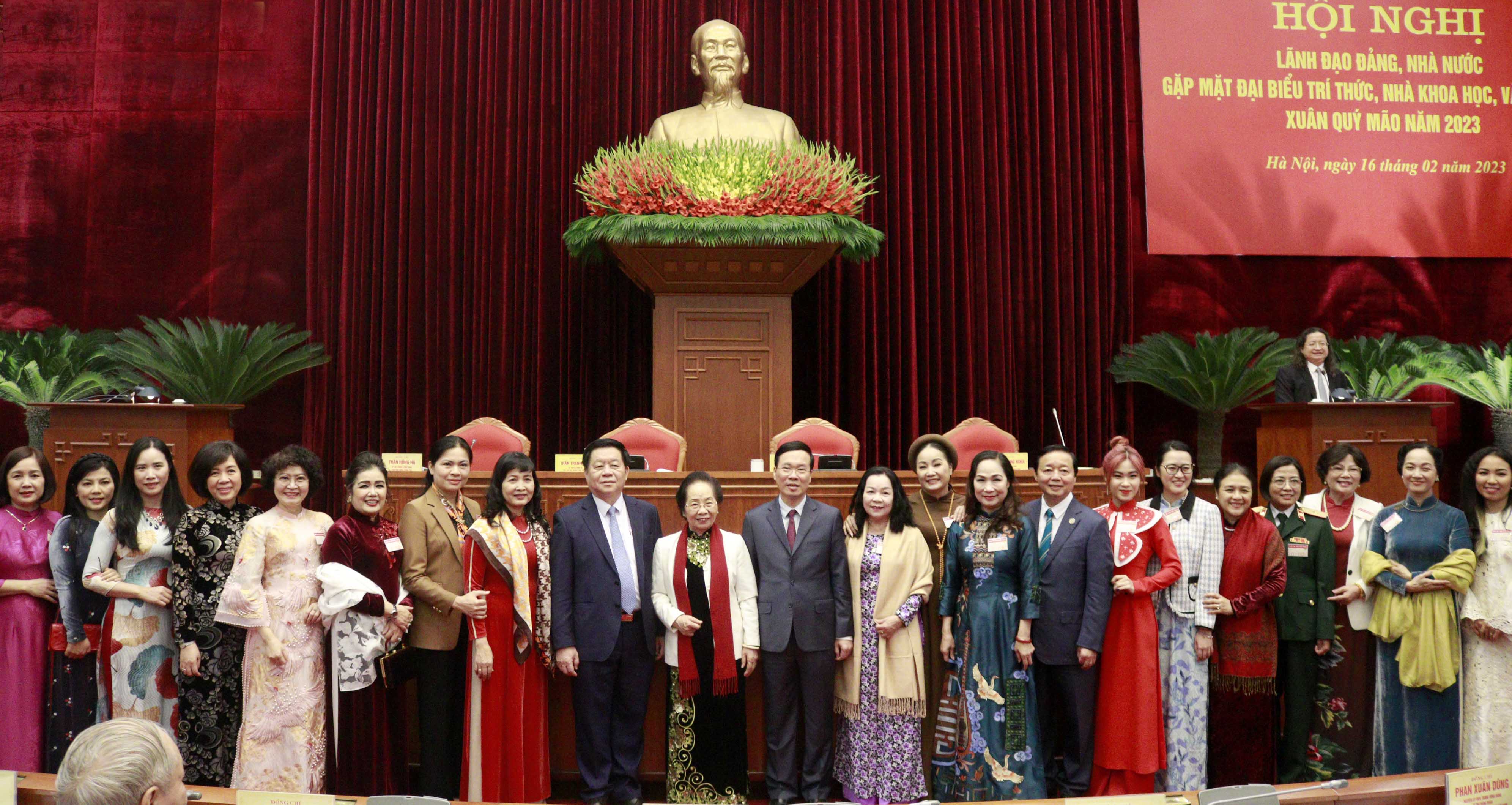 Lãnh đạo Đảng, Nhà nước gặp mặt đại biểu trí thức, nhà khoa học, văn nghệ sĩ