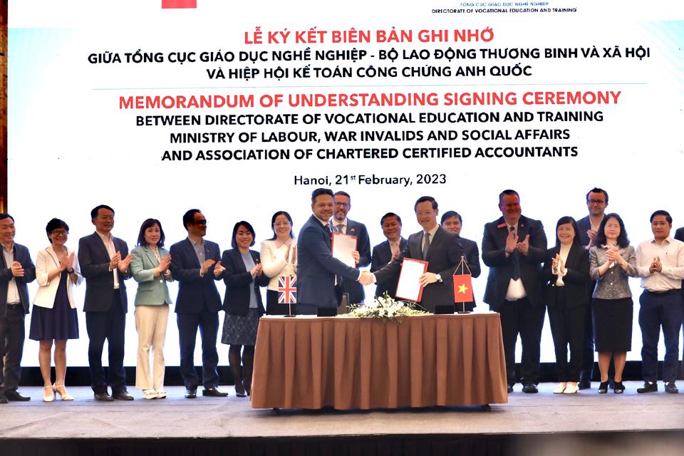 Thúc đẩy hợp tác giáo dục nghề nghiệp giữa Việt Nam và Vương quốc Anh