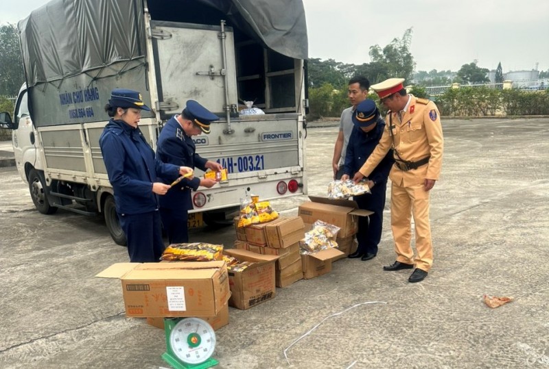 Quảng Ninh Phát hiện hơn 1 500 gói thực phẩm ăn liền nhập lậu
