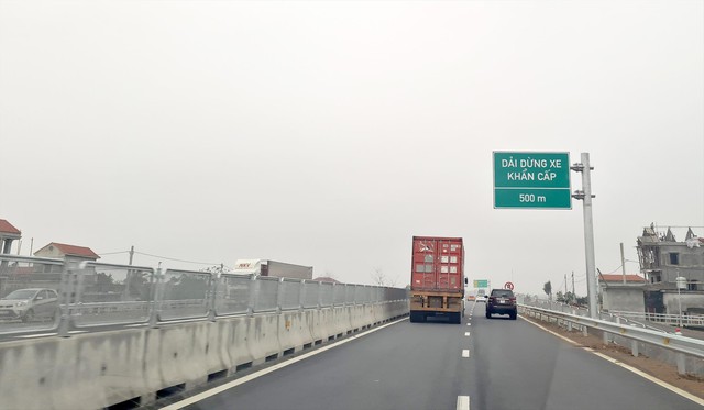 Xử lý thông tin báo nêu liên quan đến đường cao tốc không có làn dừng khẩn cấp
