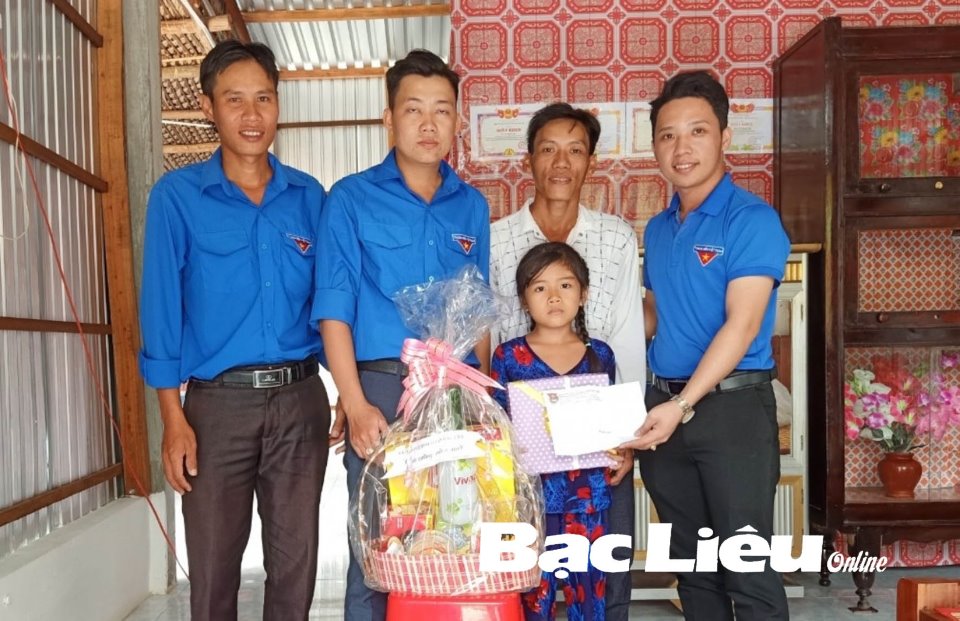 Đảng viên trẻ phát huy vai trò tiên phong, gương mẫu