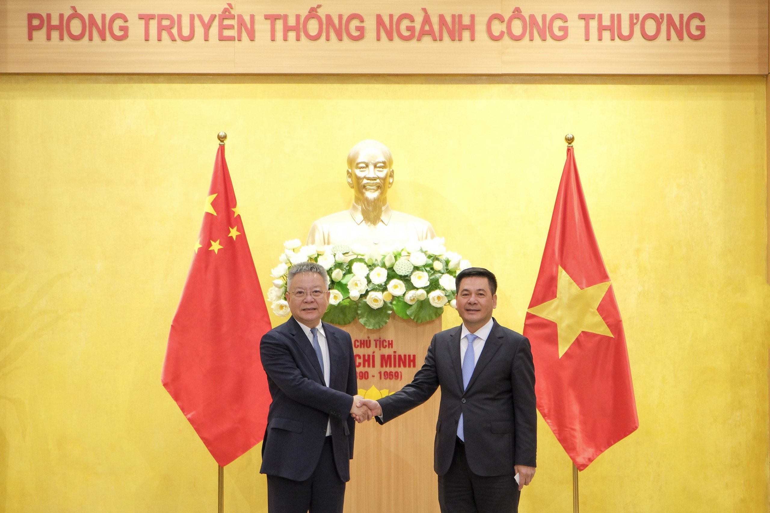 Thúc đẩy các khuôn khổ hợp tác thương mại với tỉnh Hải Nam Trung Quốc