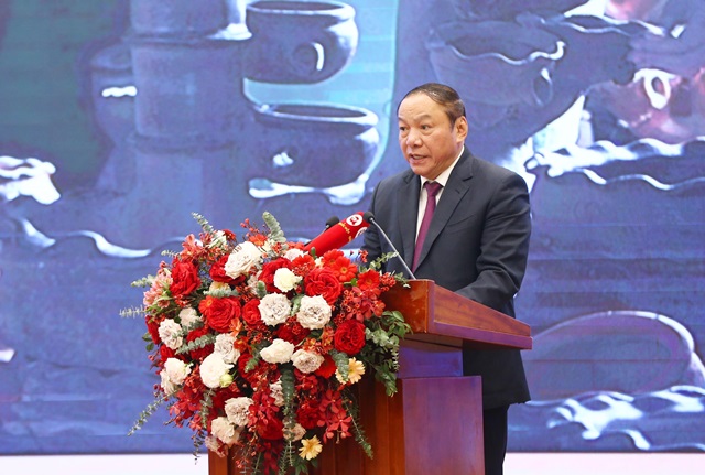 Cương lĩnh đầu tiên, chiến lược đầu tiên về văn hóa