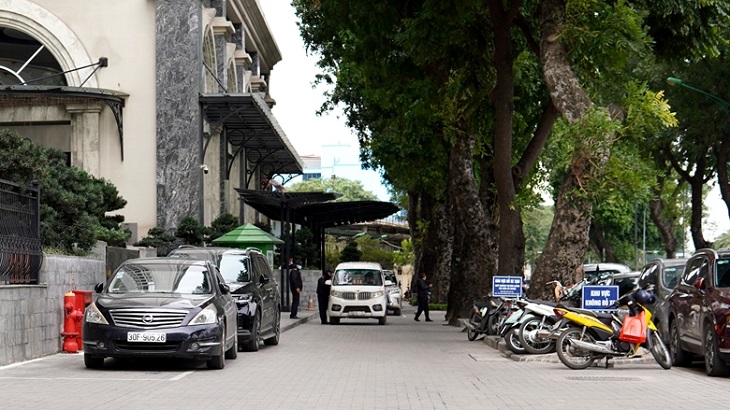 Loay hoay bài toán giành lại vỉa hè