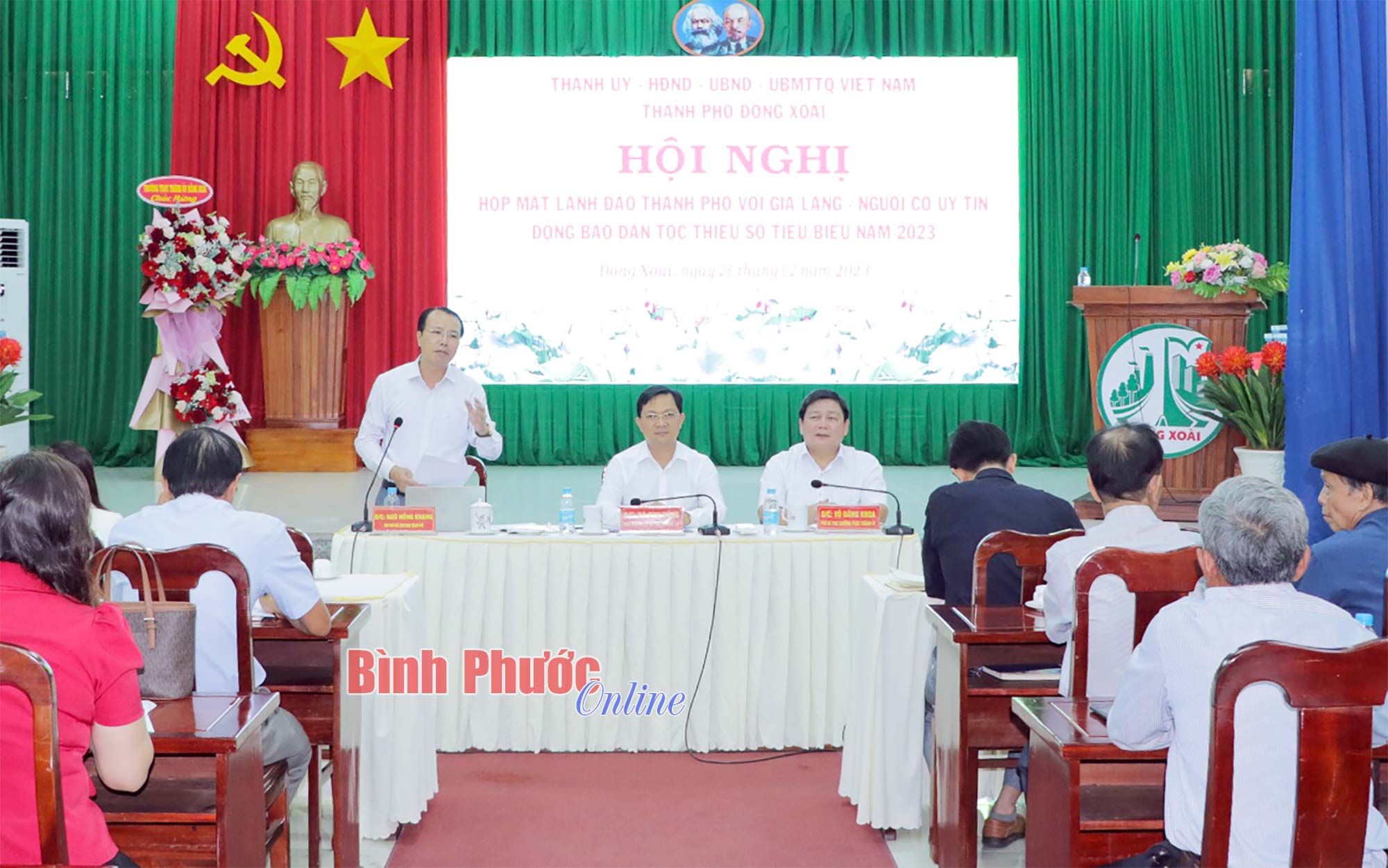 Phát huy vai trò của già làng, người có uy tín trong đồng bào dân tộc thiểu số